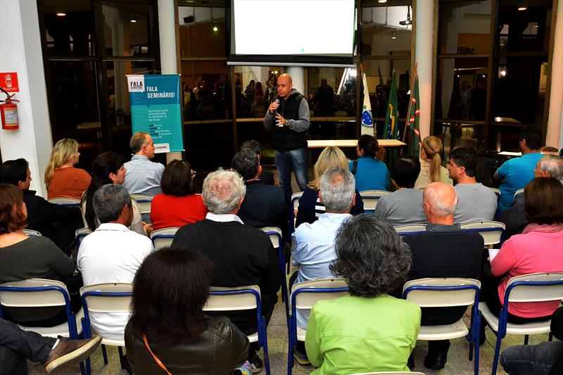 Mais de 120 moradores participaram da consulta pública para apontar as principais demandas da região, nesta segunda-feira (29/5) Mais de 120 moradores participaram da consulta pública para apontar as principais demandas da região, nesta segunda-feira (29/5)