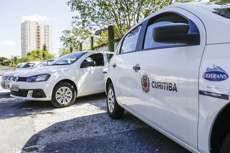 Sistema eletrônico reforça o controle no uso dos veículos. Atualmente, acompanhamento do uso do carro locado é manual. Sistema eletrônico reforça o controle no uso dos veículos. Atualmente, acompanhamento do uso do carro locado é manual.