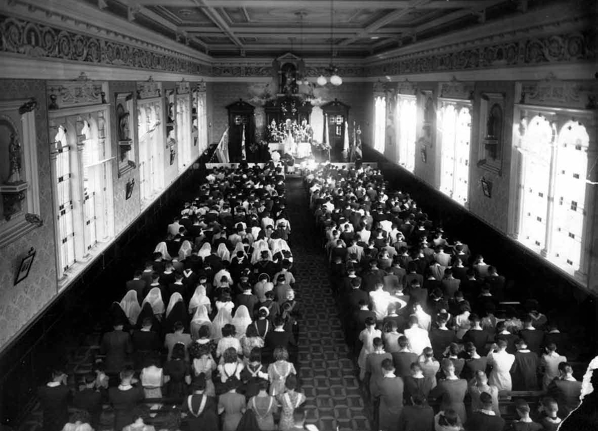 Interior da Capela do Instituto Santa Maria, em 1942.