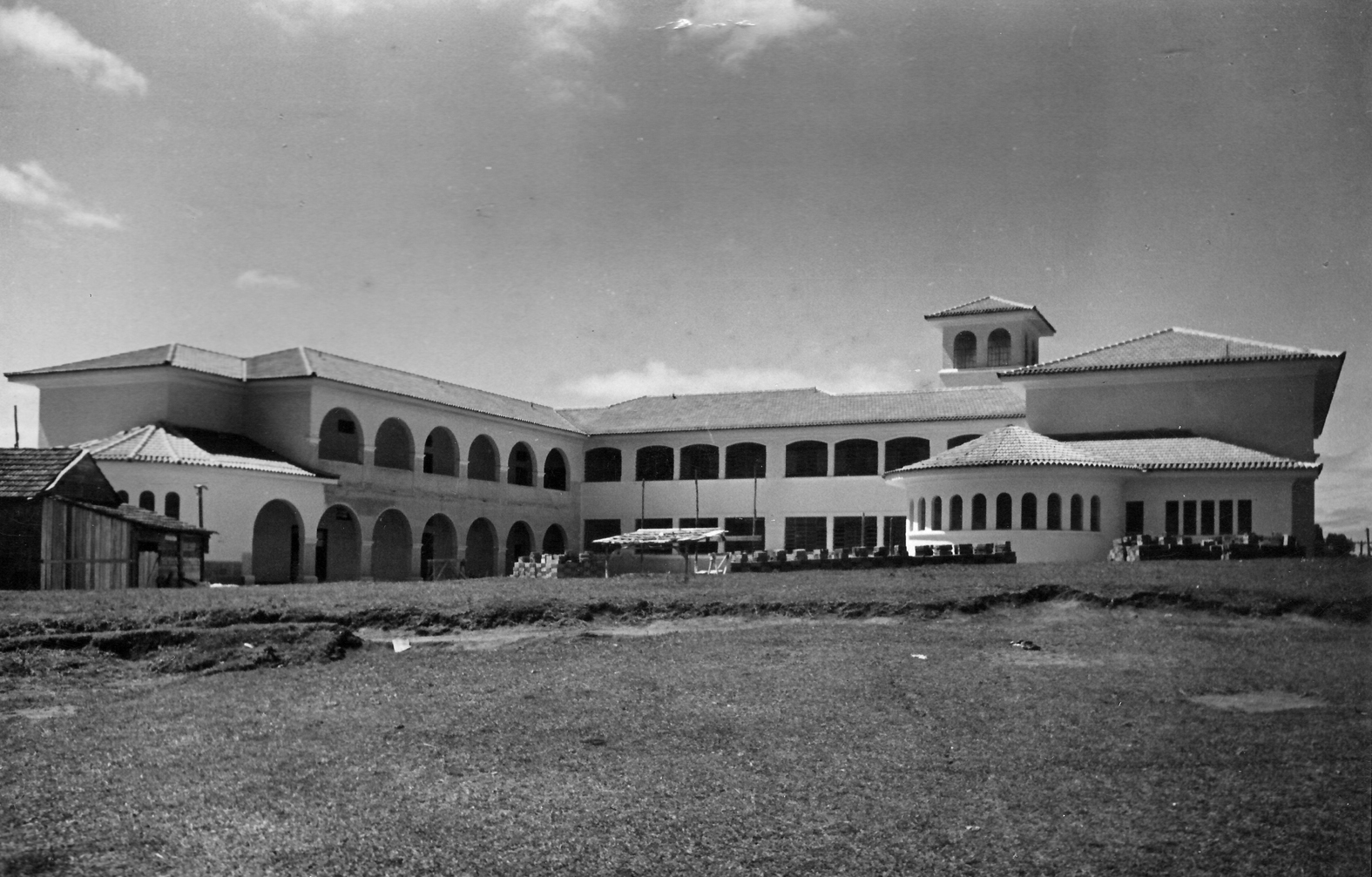 Grupo Escolar Lysimaco Ferreira da Costa em construção,  1946.