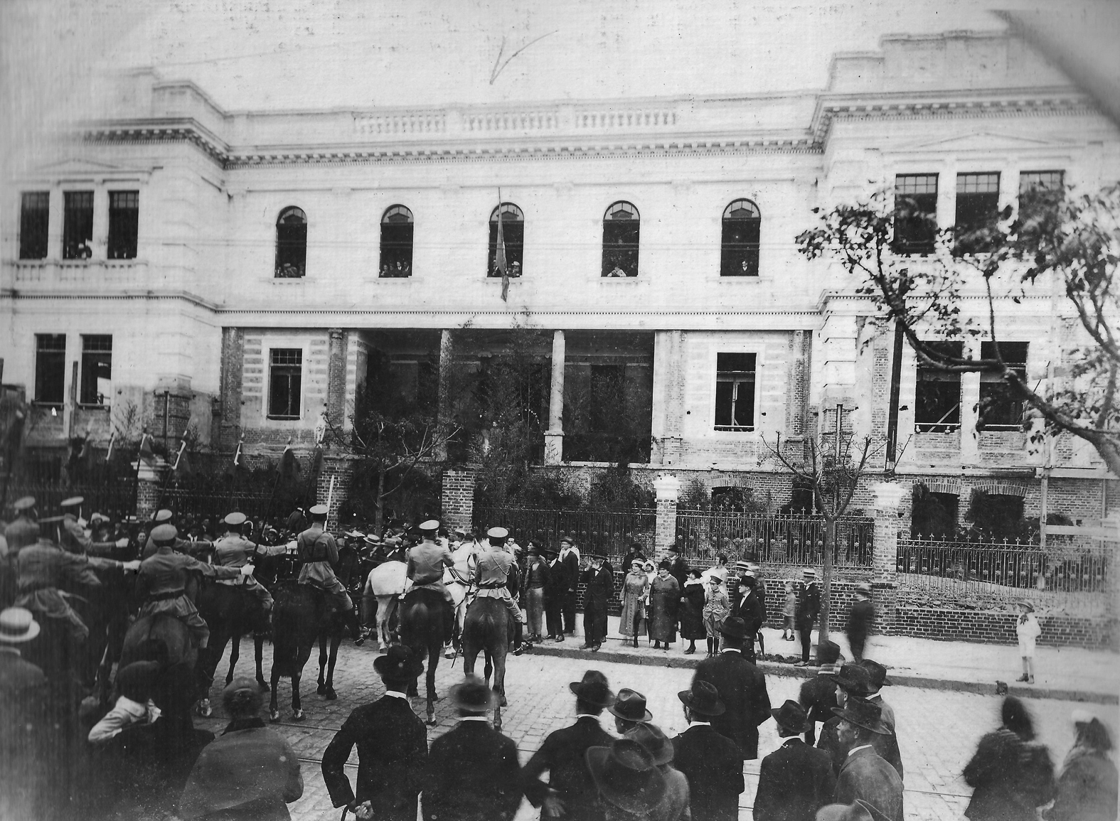 Inauguração da Escola Normal de Curitiba, em 22 de setembro de 1922.