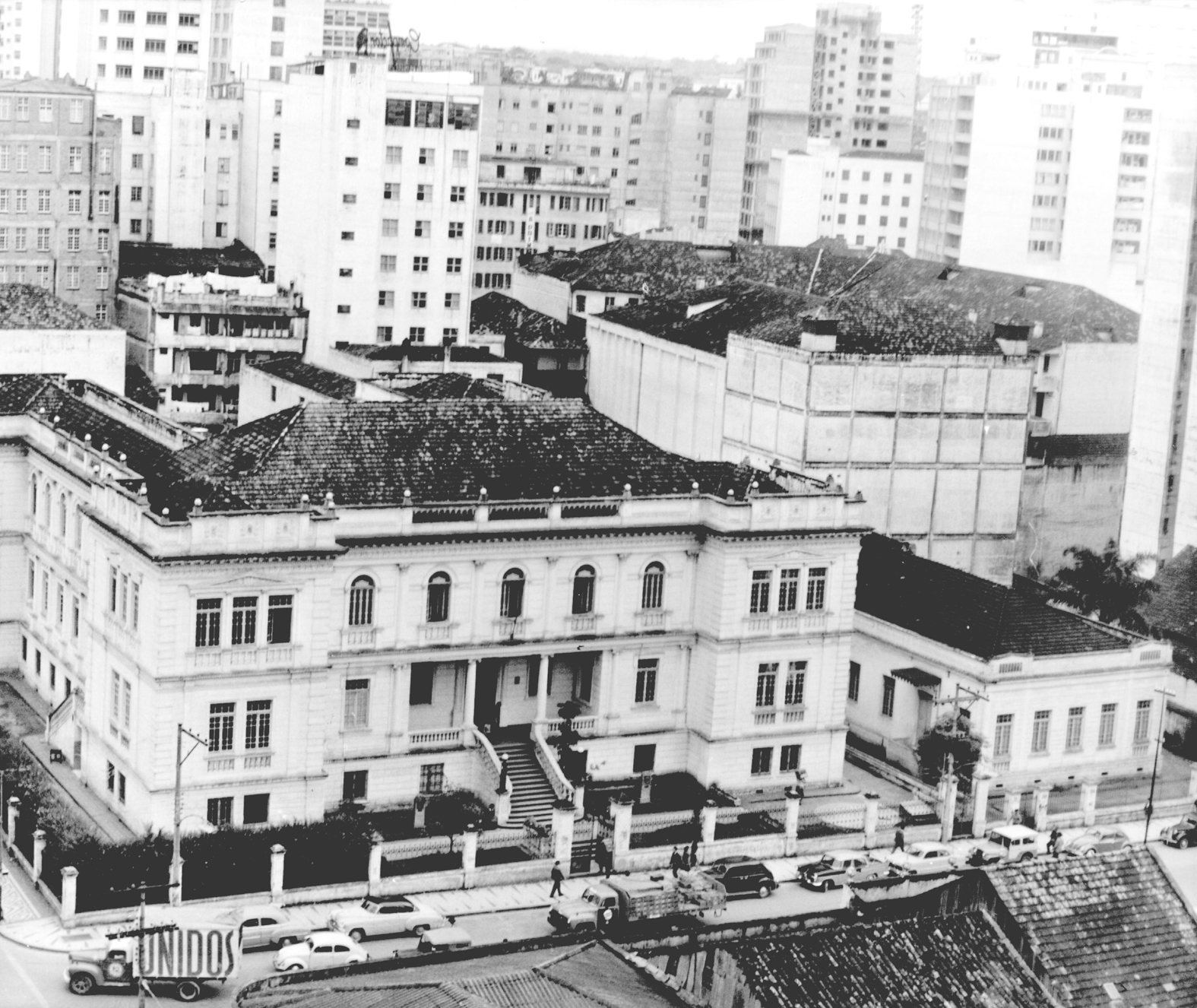 Vista do Instituto de Educação do Paraná Professor Erasmo Pilotto, década de 1960.