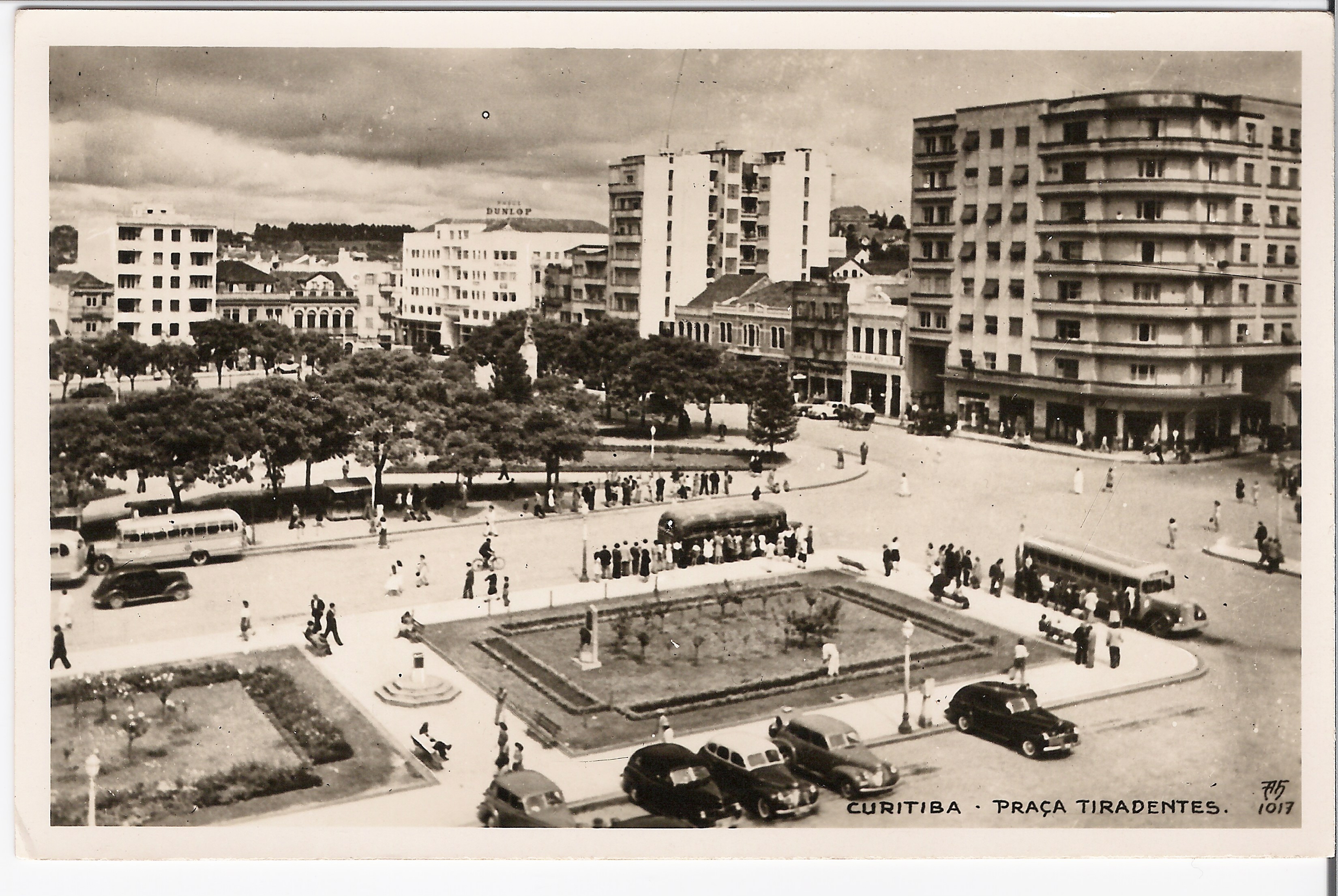 Postal da Praça Tiradentes, na década de 1940.