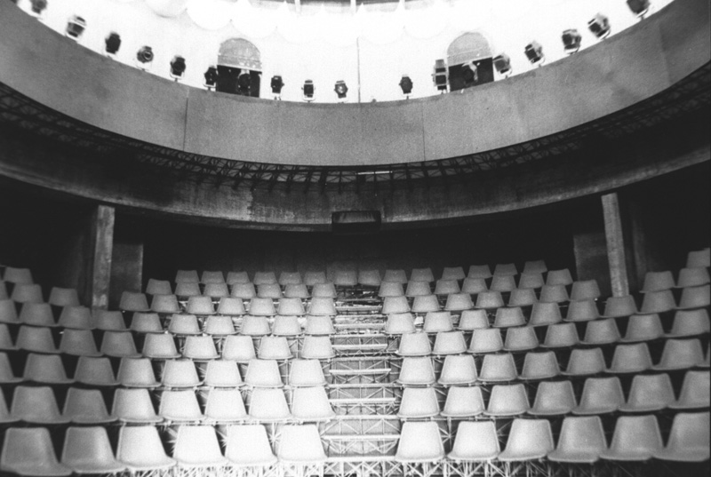 Vista interna do Teatro Paiol, na década de 1970.